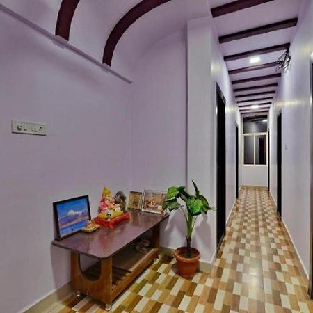 Mansarovar Guest House Uddzsaín Kültér fotó