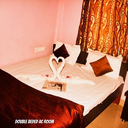 Mansarovar Guest House Uddzsaín Kültér fotó
