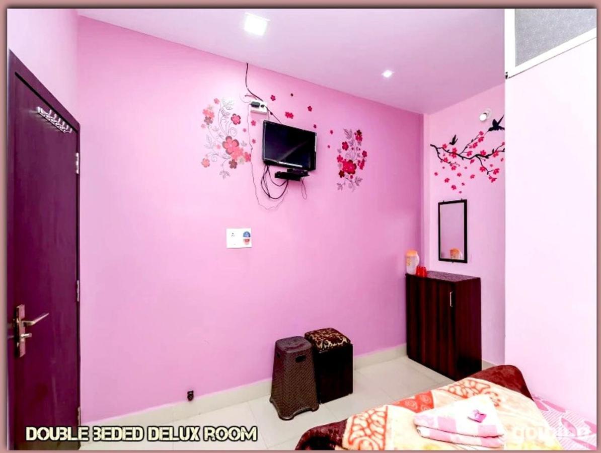 Mansarovar Guest House Uddzsaín Kültér fotó