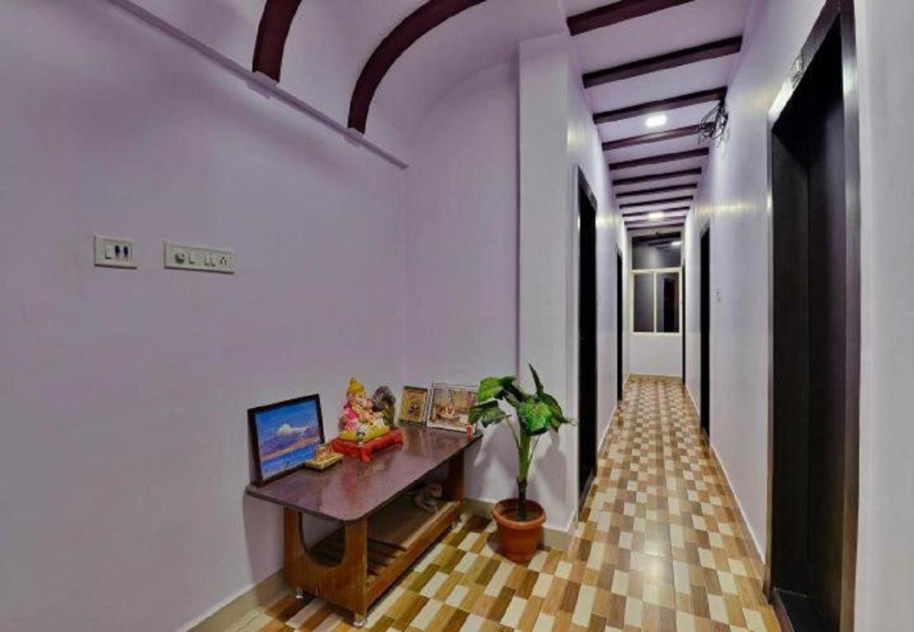 Mansarovar Guest House Uddzsaín Kültér fotó