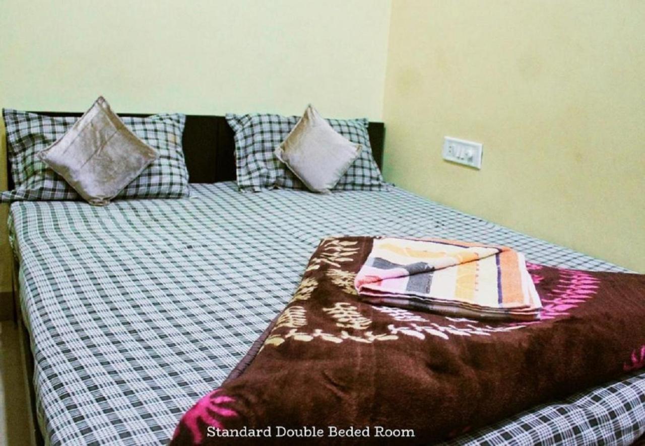 Mansarovar Guest House Uddzsaín Kültér fotó