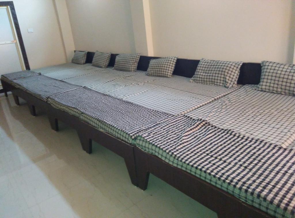 Mansarovar Guest House Uddzsaín Kültér fotó
