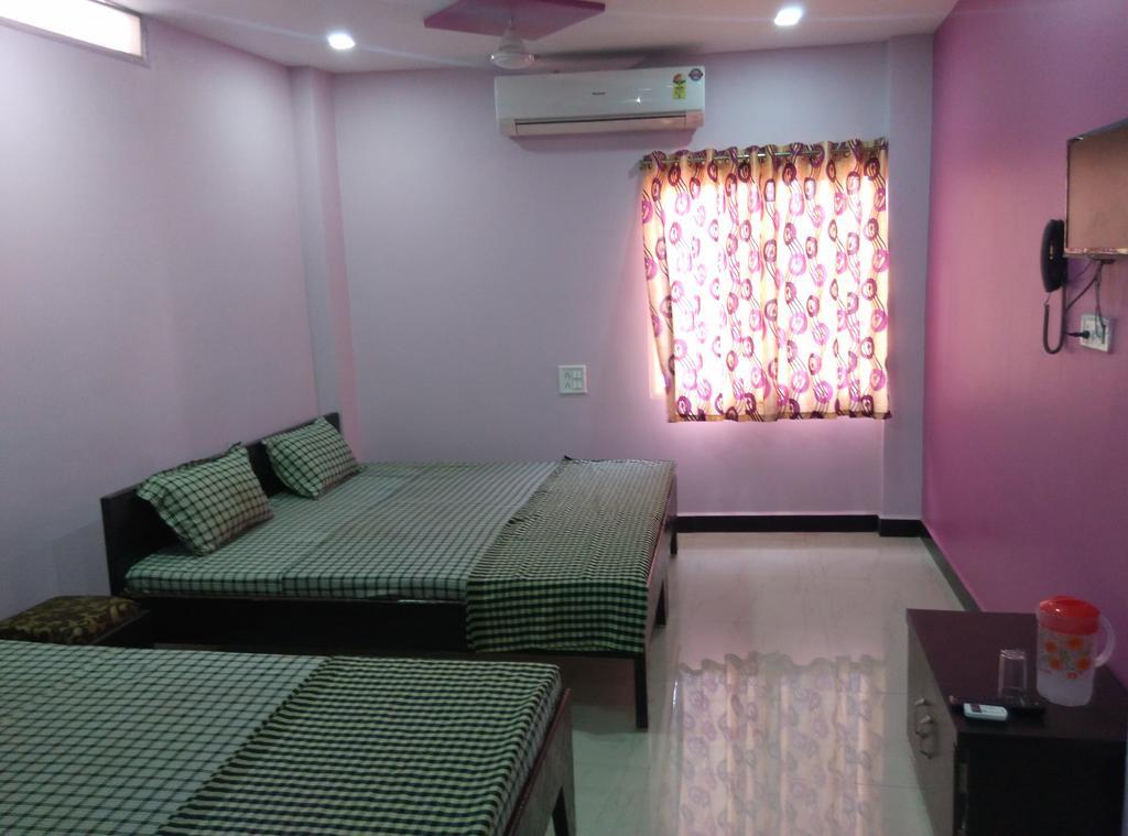 Mansarovar Guest House Uddzsaín Kültér fotó