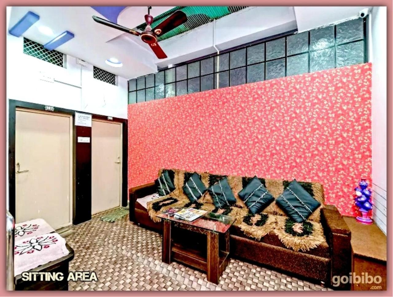 Mansarovar Guest House Uddzsaín Kültér fotó