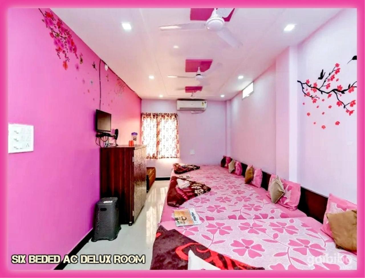 Mansarovar Guest House Uddzsaín Kültér fotó