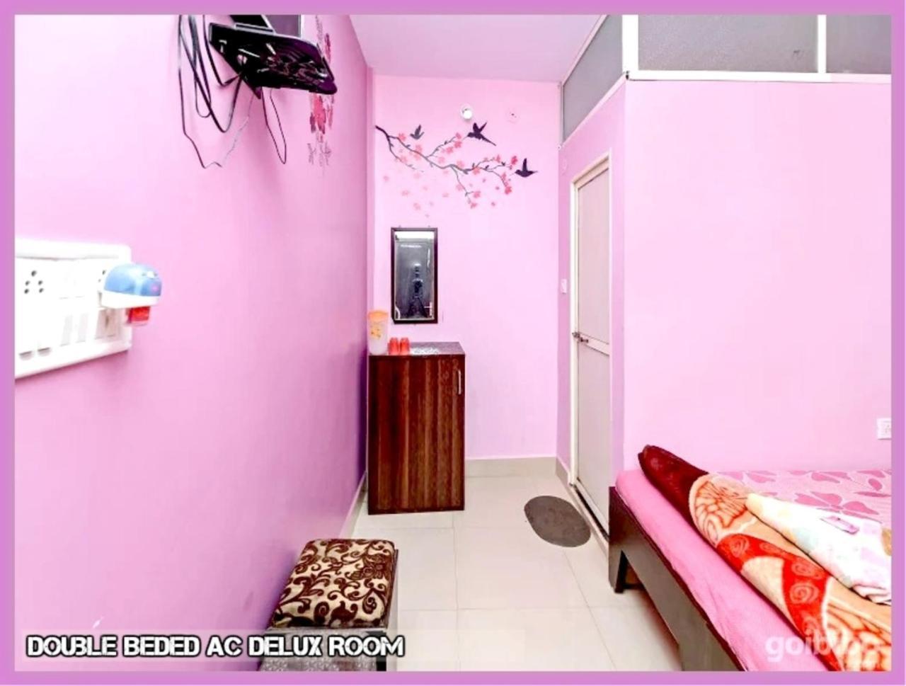 Mansarovar Guest House Uddzsaín Kültér fotó