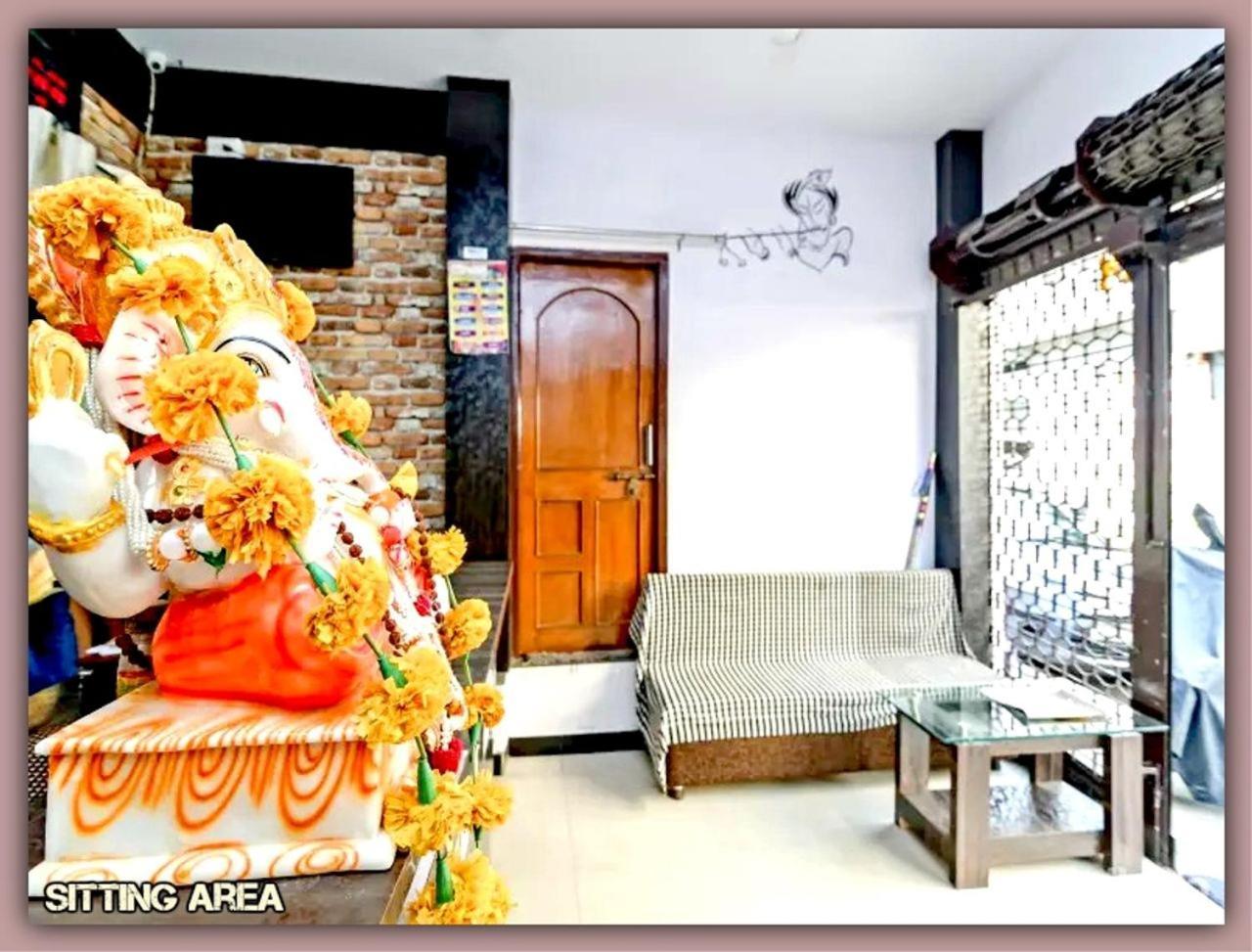 Mansarovar Guest House Uddzsaín Kültér fotó