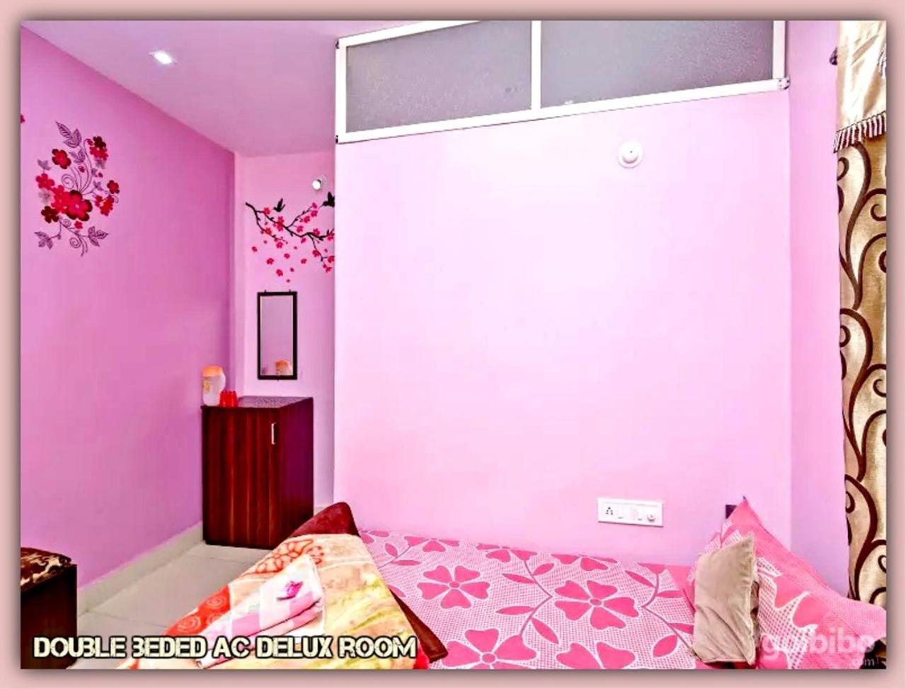 Mansarovar Guest House Uddzsaín Szoba fotó