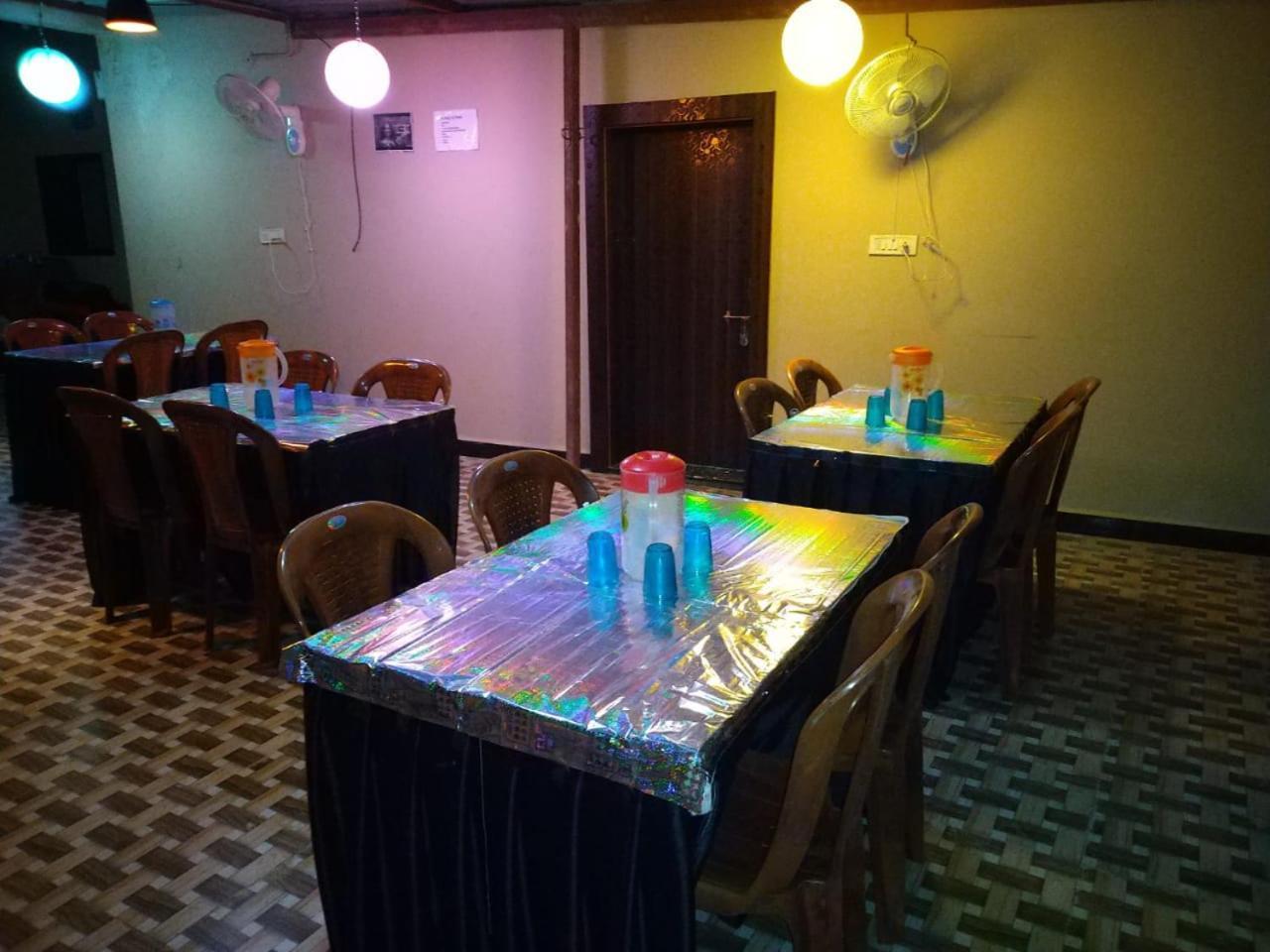 Mansarovar Guest House Uddzsaín Kültér fotó