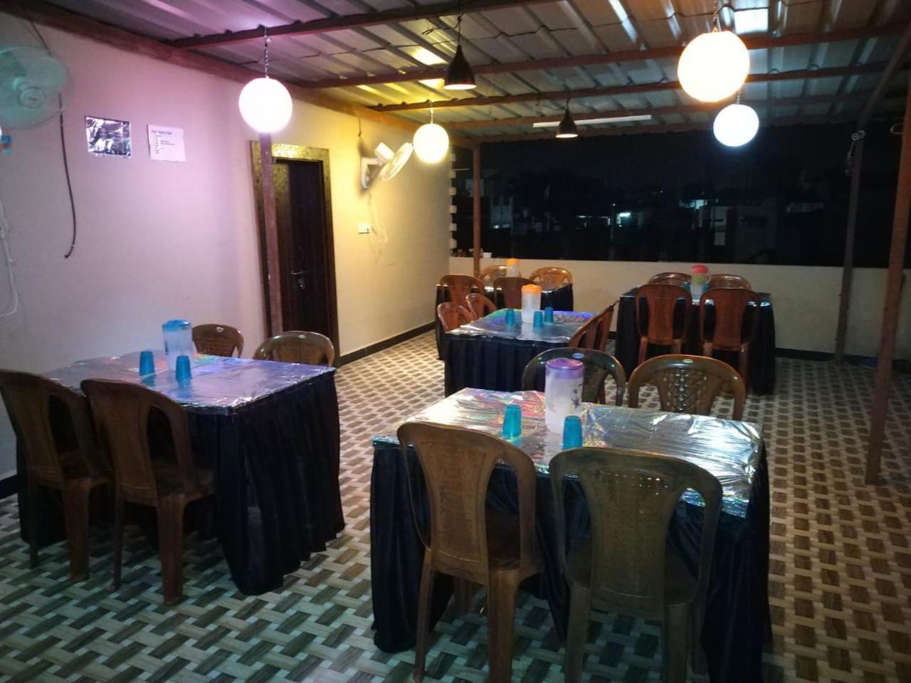 Mansarovar Guest House Uddzsaín Kültér fotó